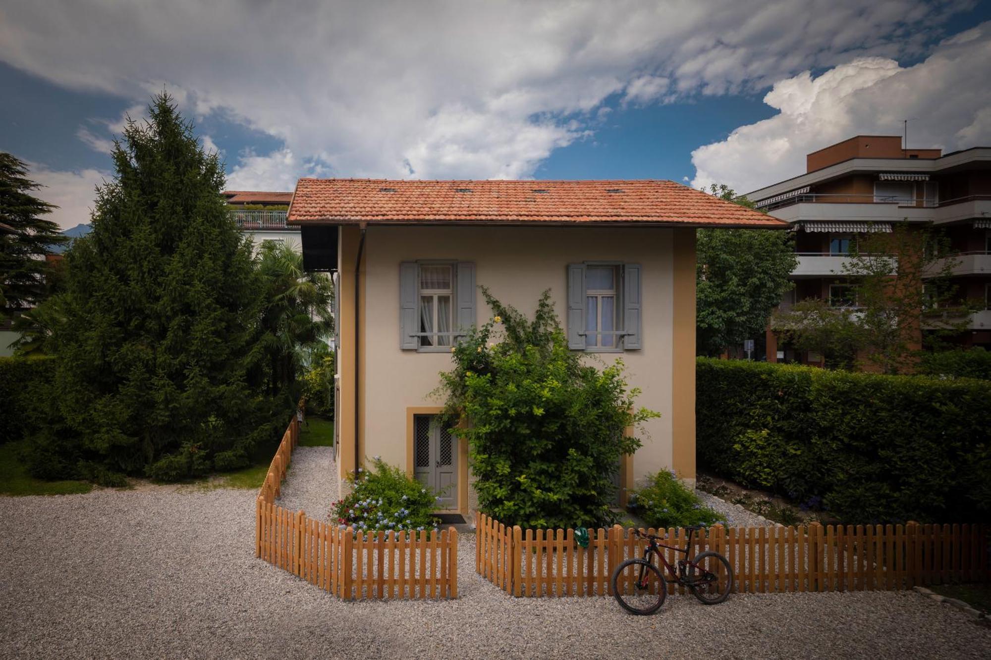 Villa Brunelli Riva del Garda Rum bild